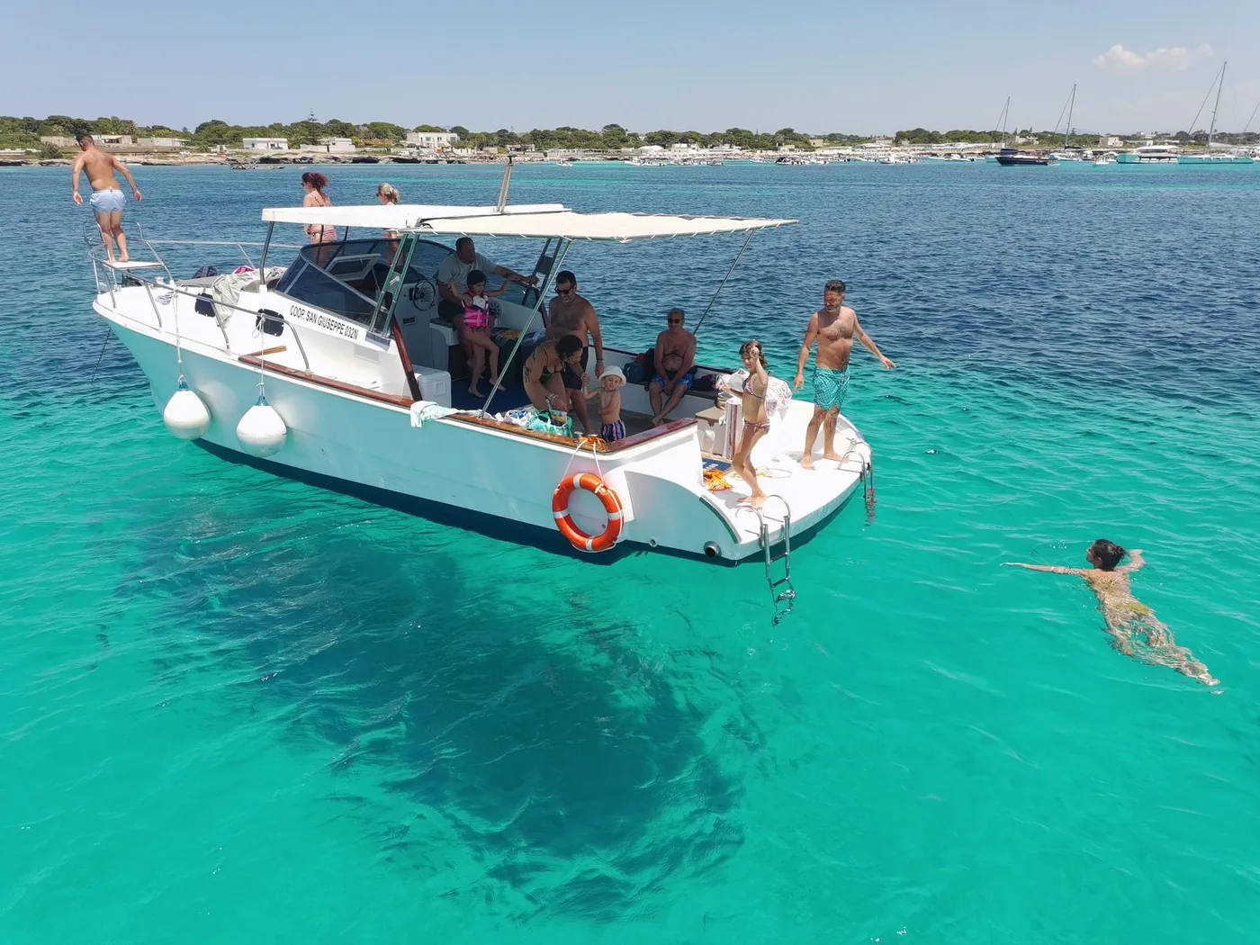 Barca Stella Marina con ospiti e snorkeling nelle Egadi